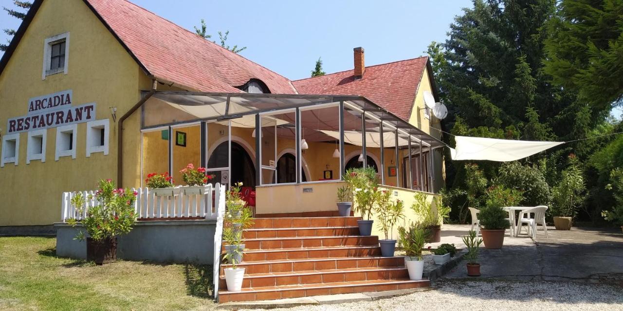 Arcadia Guesthouse Ábrahámhegy Exterior foto